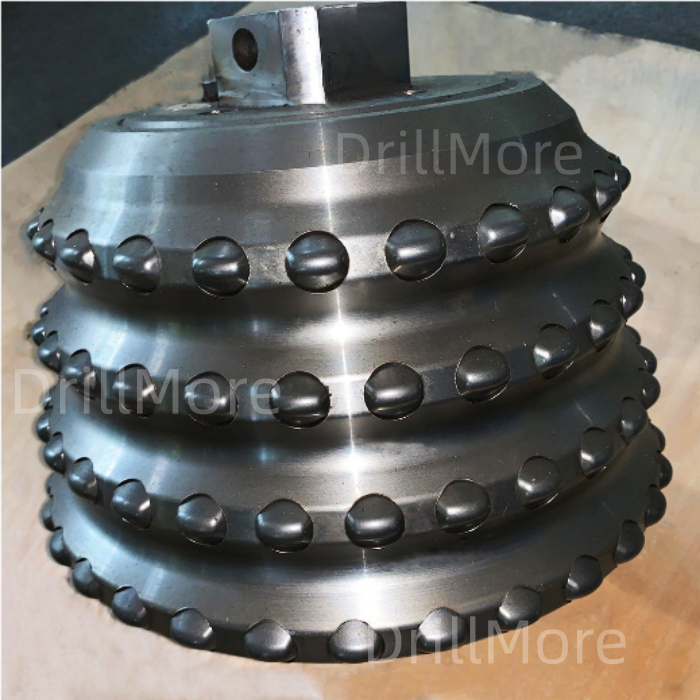 12 1/4 លើកដុំដែកកាត់រមូរដែលគួរឲ្យធុញ